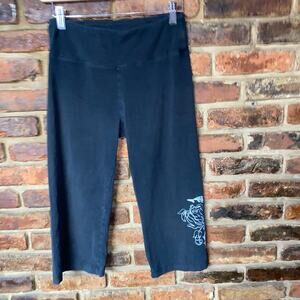 Aerodynamics Black Floral Graphic Crop Capri Leggings Women's Size Medium